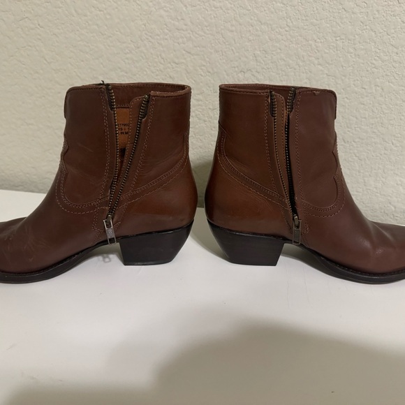 Frye Women’s Shane Short Whiskey Boots Size 8 - Picture 6 of 7